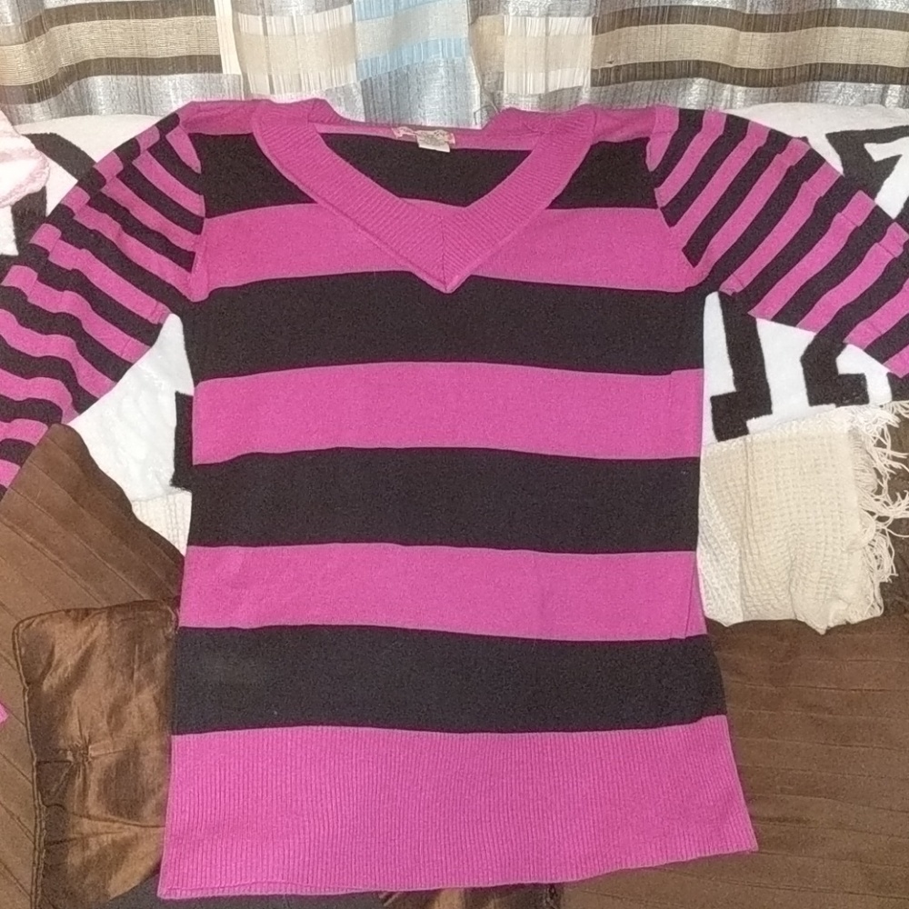 COPY - Beautiful pink and black long sleeve sweater